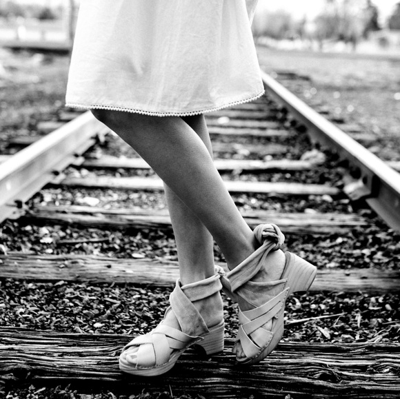 Beautiful Free People Wrap Clogs - Picture 4 of 4